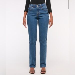 Abercrombie - Curve Love Mid Rise 90s Straight Jeans - 36 REG in Dark Marble